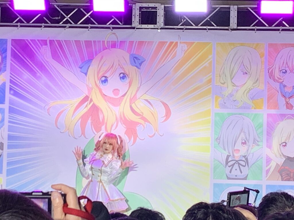 『邪神ちゃんフェス（通称：邪フェス）』でチロルちゃんはぴののコスプレで登場